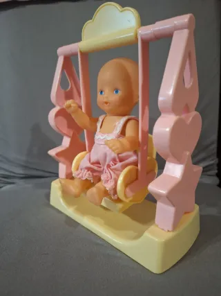 Muñeco Oscar Creation y columpio