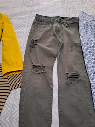 Lote, trenchs ,pantalones, camiseta