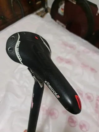 Sillín Selle Italia Carbono con Tija