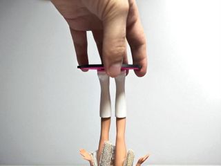 Peanas y soportes para muñecas bratz