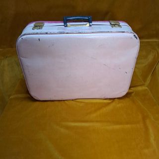 Maleta vintage rosa para restaurar