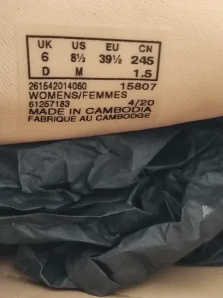 Mocassini donna Clarks neri vernice oro