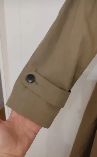 Gabardina Beige con Cuello de Pelo