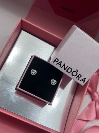 Pendientes de corazón plateado Pandora