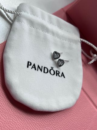 Pendientes de corazón plateado Pandora
