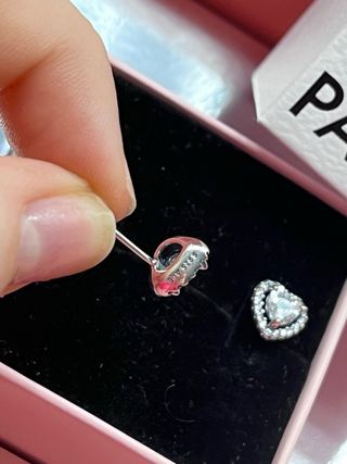 Pendientes de corazón plateado Pandora