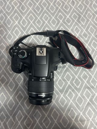 Camara relfex Canon EOS 1300D