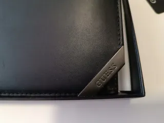 Cartera caballero marca Guess