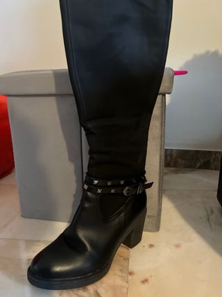 Stivali donna neri con borchie vera pelle