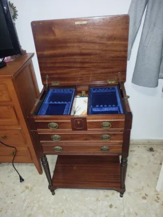 Aparador cubiertos de madera