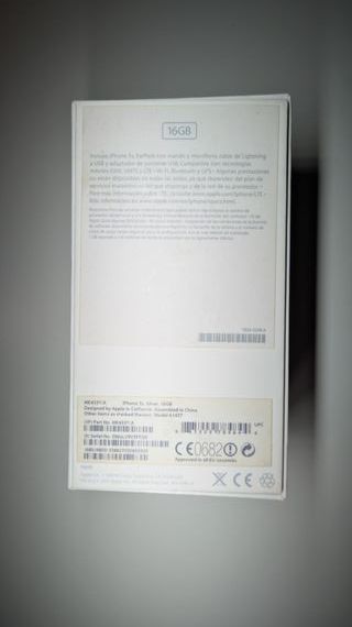 iPhone 5s Silver 16GB Caja Original. Pack Completo