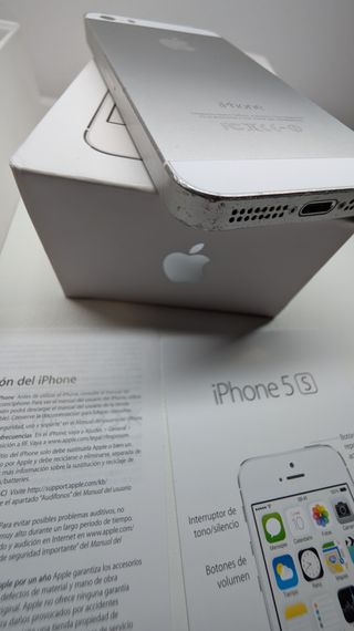 iPhone 5s Silver 16GB Caja Original. Pack Completo