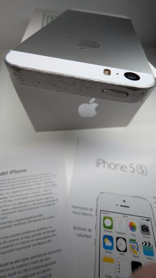 iPhone 5s Silver 16GB Caja Original. Pack Completo