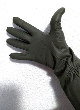 GUANTES MILITARES AVIACION COLOR VERDE OLIVA CUERO