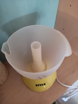 Exprimidor eléctrico nuevo