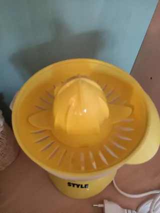 Exprimidor eléctrico nuevo