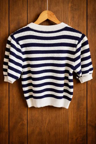 Buenísimo jersey top corto punto en hilo marinero