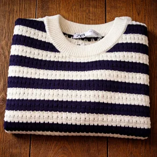 Buenísimo jersey top corto punto en hilo marinero