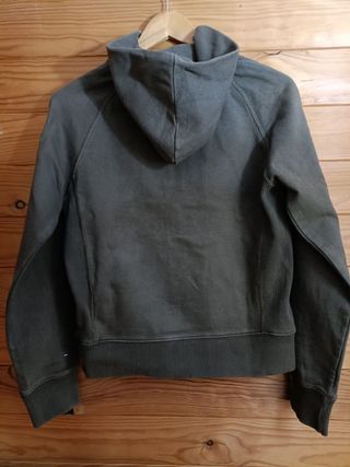 Sudadera Tommy Hilfiger Color Verde Talla XS.