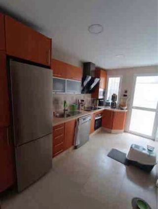 HABITACIÓN AMUEBLADA en casa adosada Coria del Rio