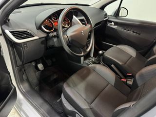 Peugeot 207+ 1.4i SOLAMENTE 2.400 kilometros !!