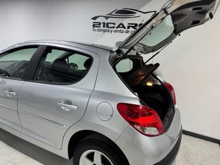 Peugeot 207+ 1.4i SOLAMENTE 2.400 kilometros !!