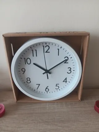 Reloj de pared blanco 20 cm