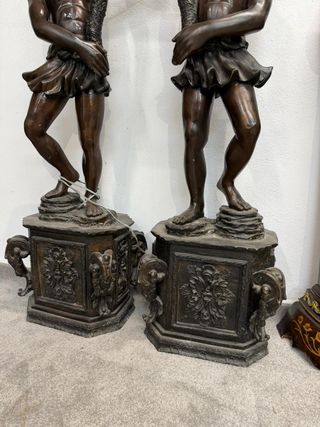 Pareja de bronces hombres africanos,