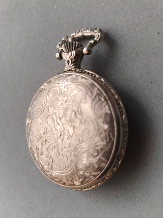 Reloj de bolsillo antiguo vintage cuerda