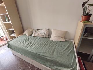 Cama doble IKEA con cajones y colchón