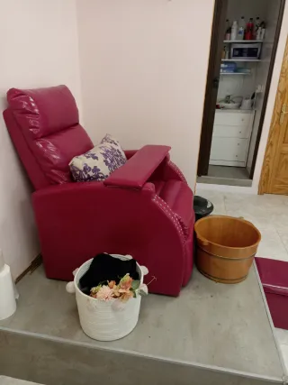 SILLÓN DE PEDICURA CARRITO  ALTILLO. Y CUBO