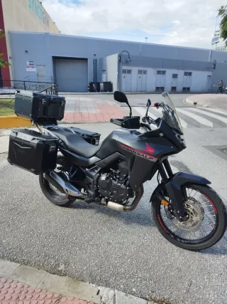 Honda Transalp 750 Negra. Precio sin maletas/herra