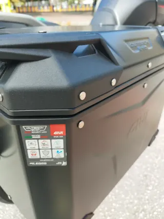 Honda Transalp 750 Negra. Precio sin maletas/herra