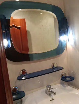 Conjunto Baño Espejo Azul .