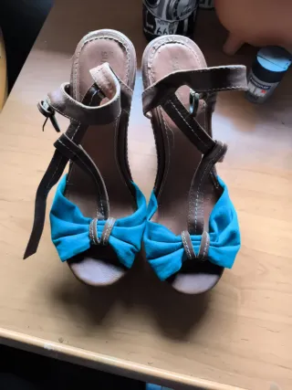 Sandalias Marrones y Azules con Lazo