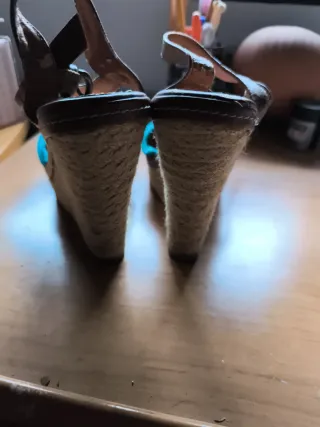 Sandalias Marrones y Azules con Lazo