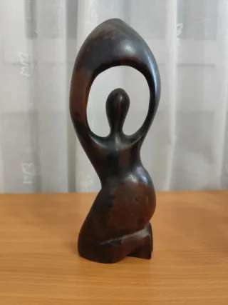 Figura de madera tallada africana