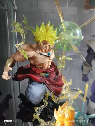 Figuarts Zero Broly vs Goku Diorama - Dragon Ball