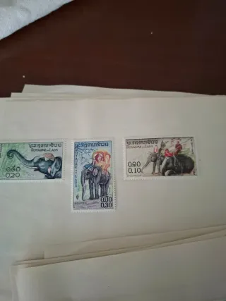 Sellos antiguos de varios paises.