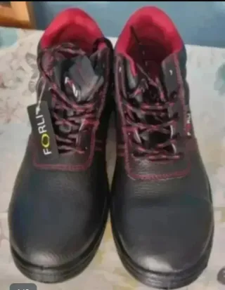 Botas de seguridad Forli negras y rojas