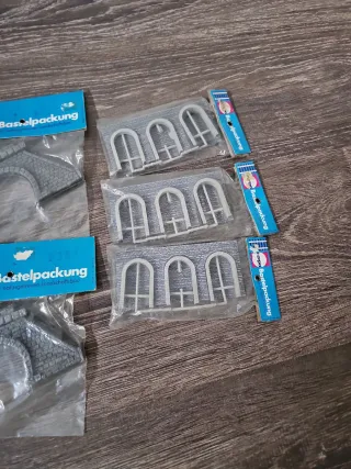 Set di parti per modelli di treni in scala N: bocche di tunnel, supporti e ponte