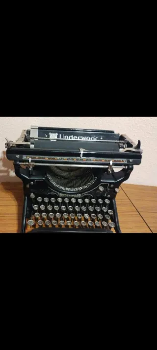 Máquina de escribir Underwood antigua