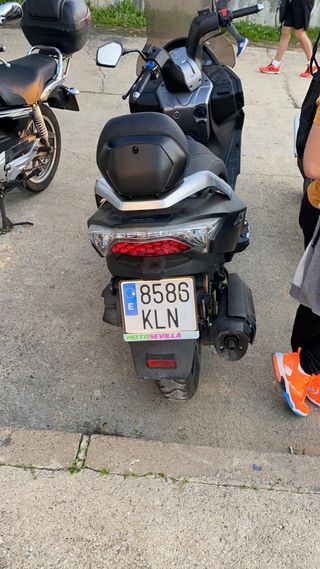 Daelim Scooter Negra Automática