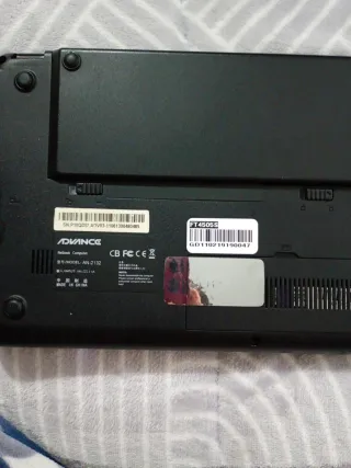 Ordenador portátil Advance