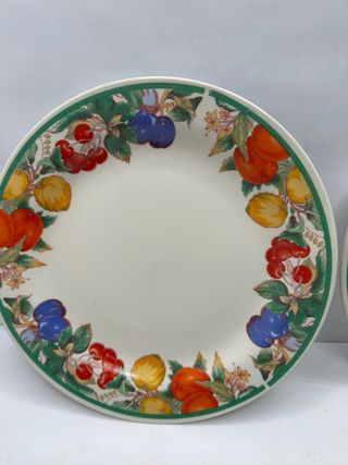2 Piatti da collezione con frutta
