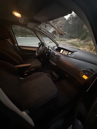 Citroen Grand C4 Picasso 2011