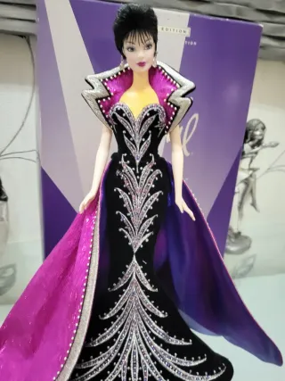 Barbie Morena Brillo Edición Limitada.Bob Mackie