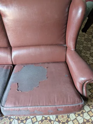 Sofá Orejero Piel Sintética Marrón