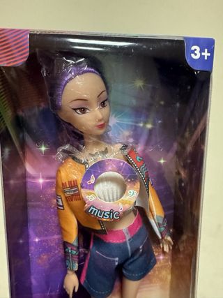 Boneca KPop Demon Hunters com Música Rumi