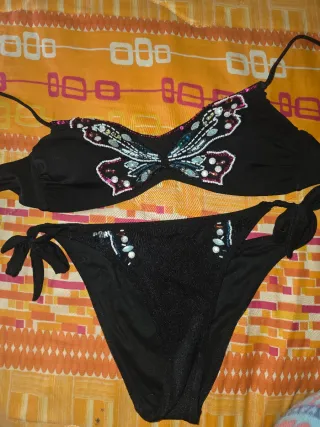 Costume da bagno farfalla con perline